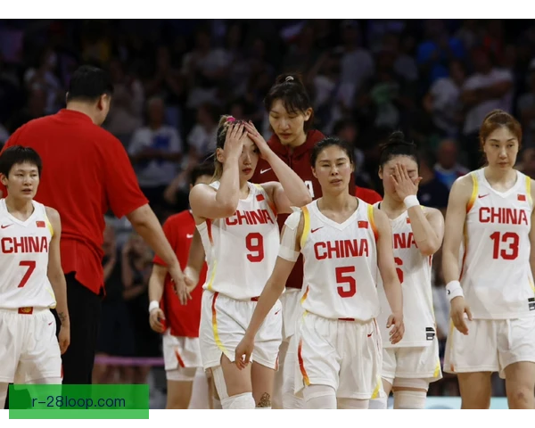 中国女篮暂停布置要点，明确关键攻防与球权